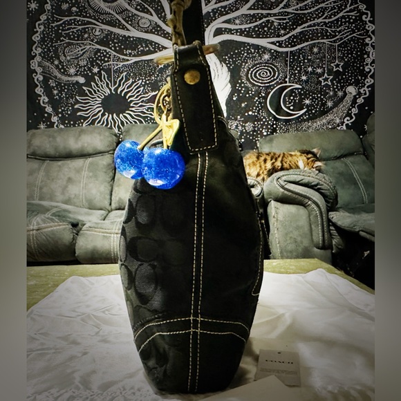 Vintage Coach soho shoulder Bag Black with Gold Accents - Picture 11 of 17